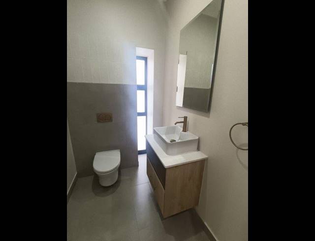 3 BEDROOM HOUSE FOR SALE IN HARTENBOS HEUWELS